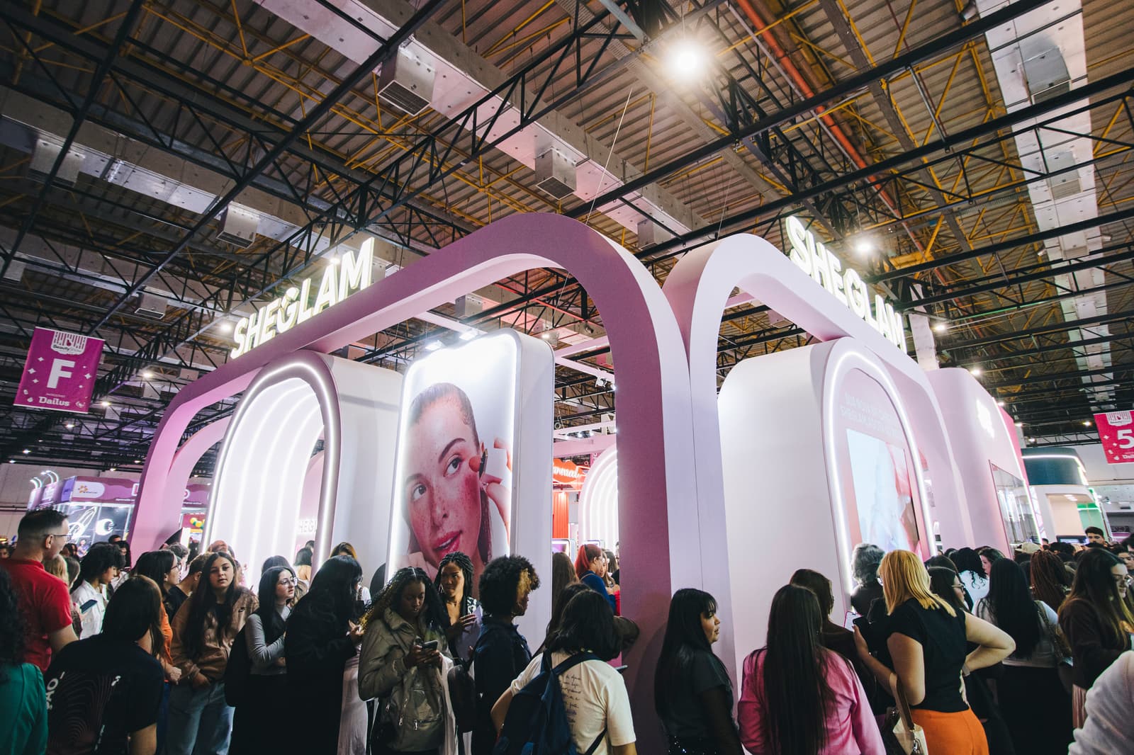 SHEGLAM na Beauty Show — imagem 7